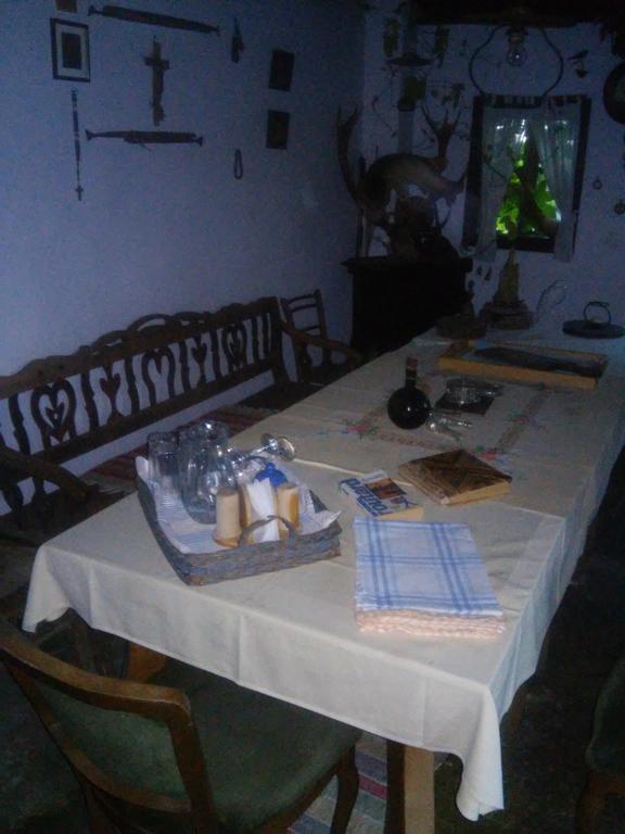 Rural Tourism Family Ravlic Pensionat Muzilovcica Exteriör bild