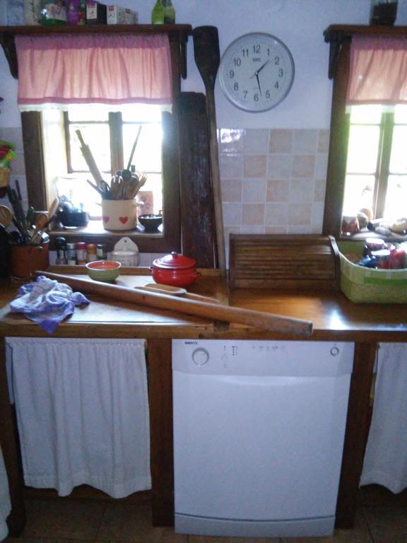 Rural Tourism Family Ravlic Pensionat Muzilovcica Exteriör bild
