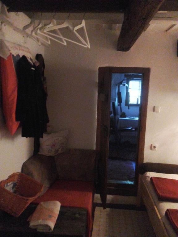 Rural Tourism Family Ravlic Pensionat Muzilovcica Exteriör bild